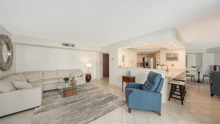 Property Photo: 1111 N Gulfstream Avenue 10E FL 34236