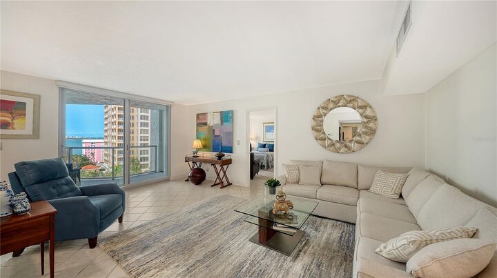 Property Photo: 1111 N Gulfstream Avenue 10E FL 34236