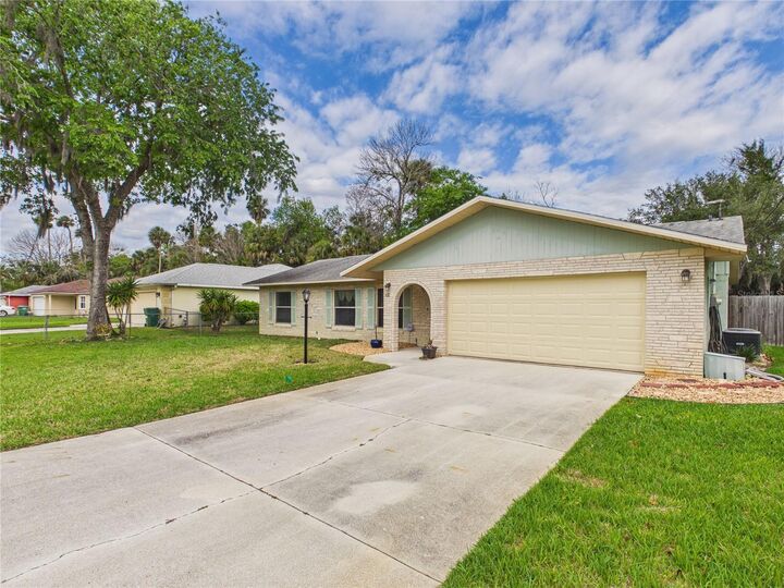 Property Photo:  632 Cherokee Lane  FL 32117 