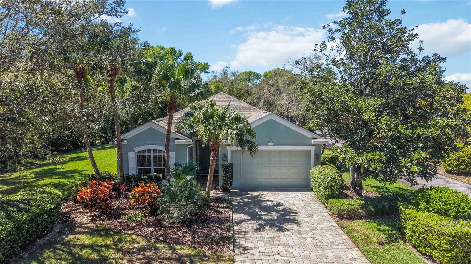 Property Photo:  8121 Indigo Ridge Terrace  FL 34201 