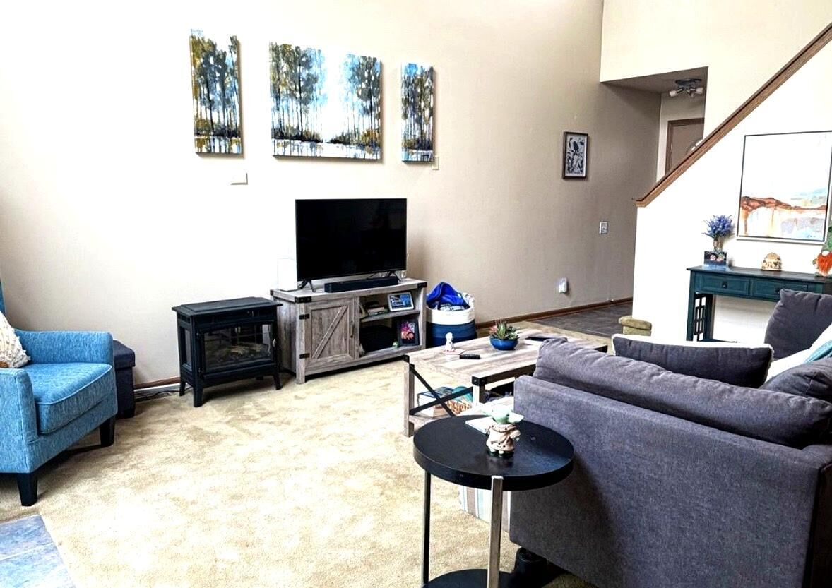 Property Photo: 1567 Spaulding Road - IL 60103