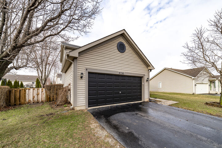 Property Photo: 4150 Deames Street IL 60545