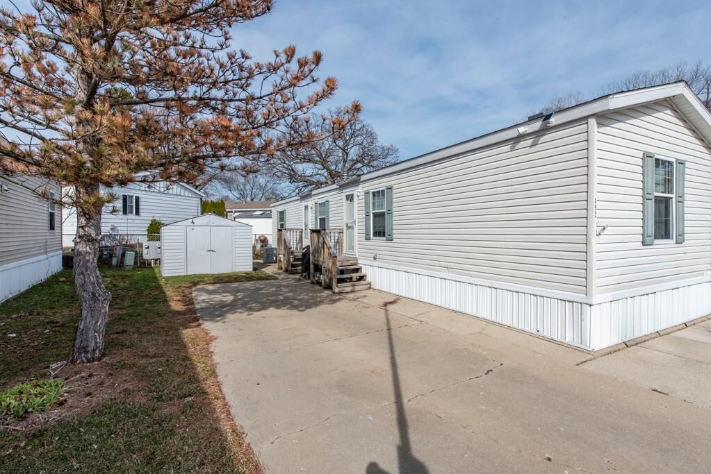 Property Photo:  38569 N Sheridan Road 492  IL 60099 