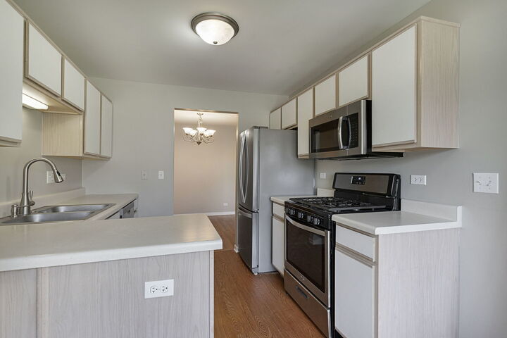 Property Photo:  207 Norfolk Court 3  IL 60172 