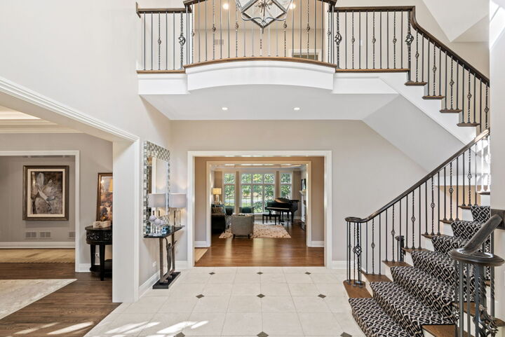 Property Photo:  3102 White Oak Lane  IL 60523 