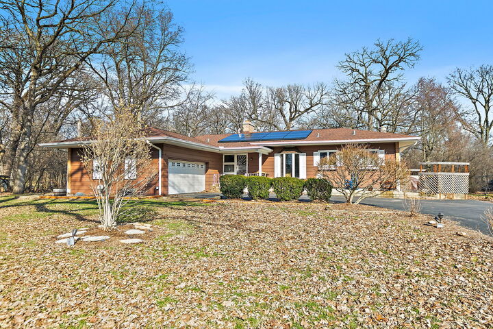Property Photo:  435 Forest Trail  IL 60523 