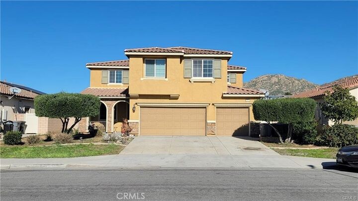 Property Photo:  846 Santona  CA 92571 