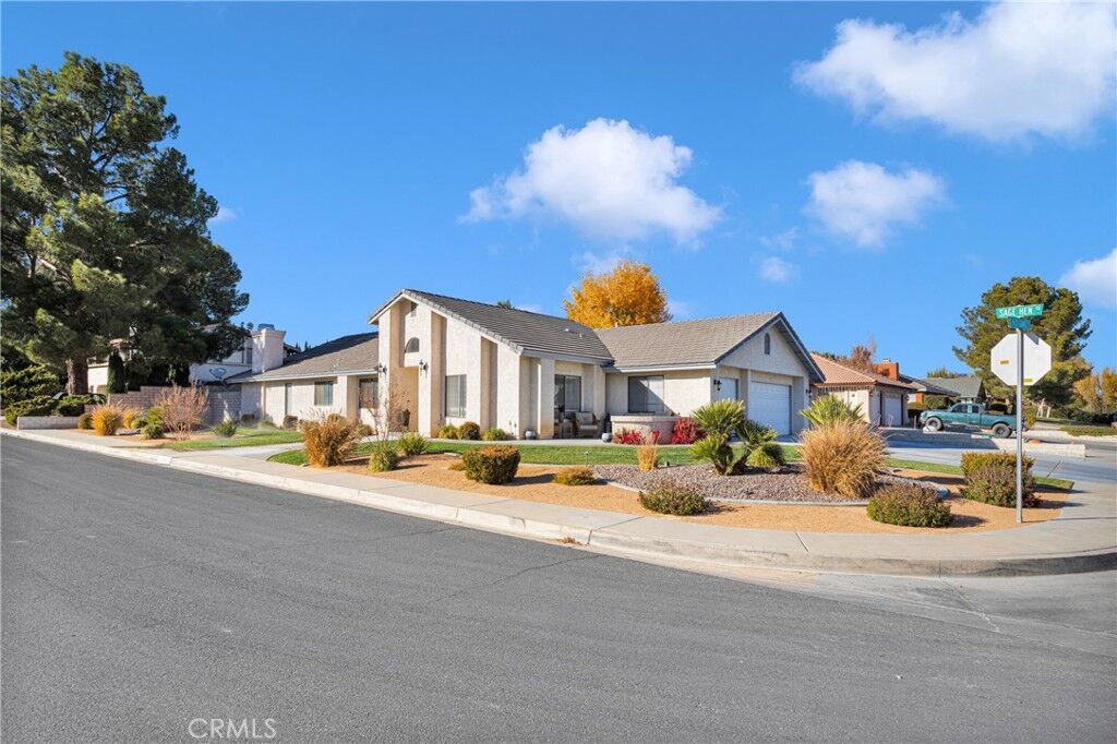 Property Photo: 17960 Sage Hen CA 92395