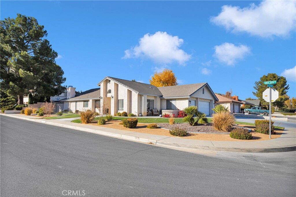 Property Photo: 17960 Sage Hen CA 92395