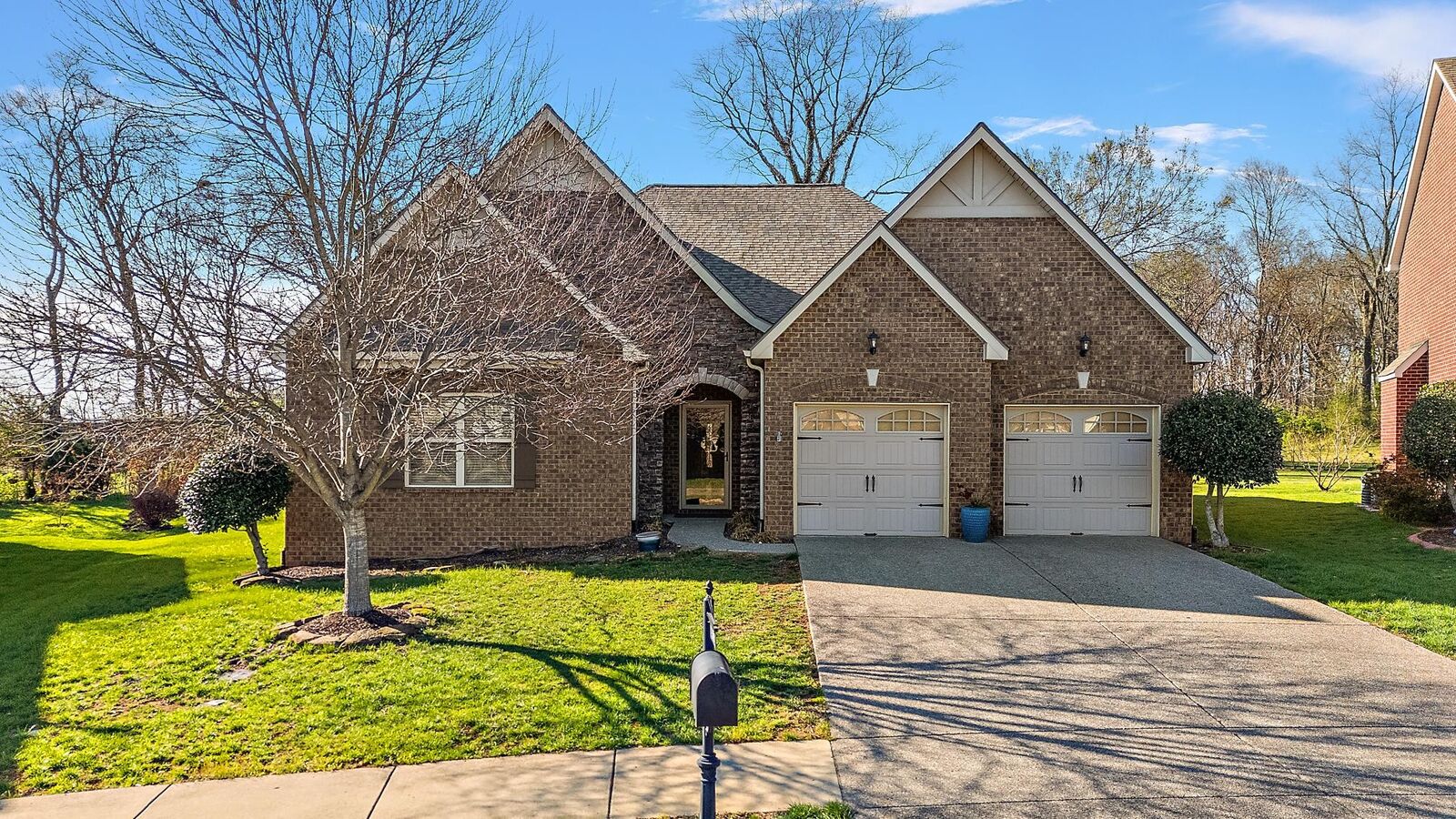 Property Photo:  535 Cloverhill Ln  TN 37090 