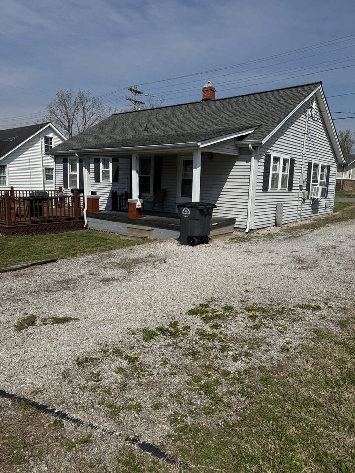 Property Photo:  108 Cherry Ave  TN 37083 