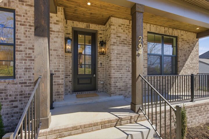 Property Photo: 264 38th Ave N TN 37209