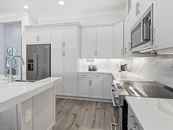 Property Photo:  6827 Saona Court  FL 34113 