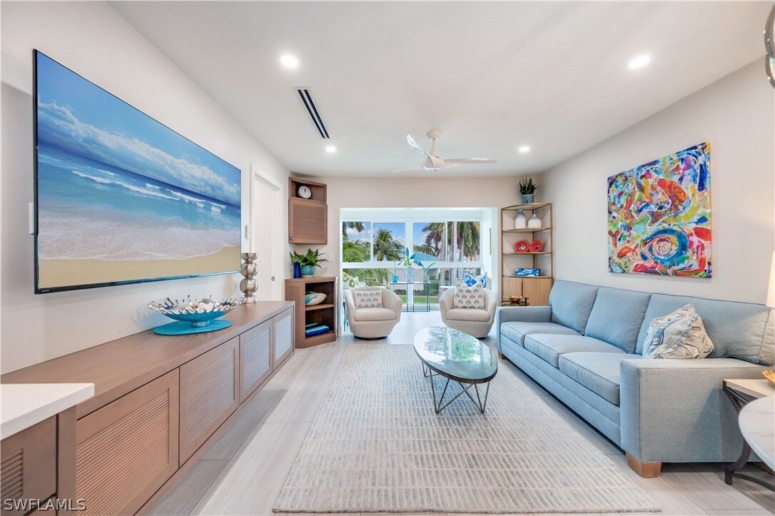 Property Photo:  1021 3rd Street S 310  FL 34102 