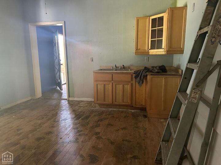 Property Photo:  217 Oak Street  AR 72472 