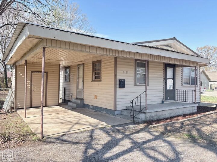 Property Photo:  1711 Henry Street  AR 72401 