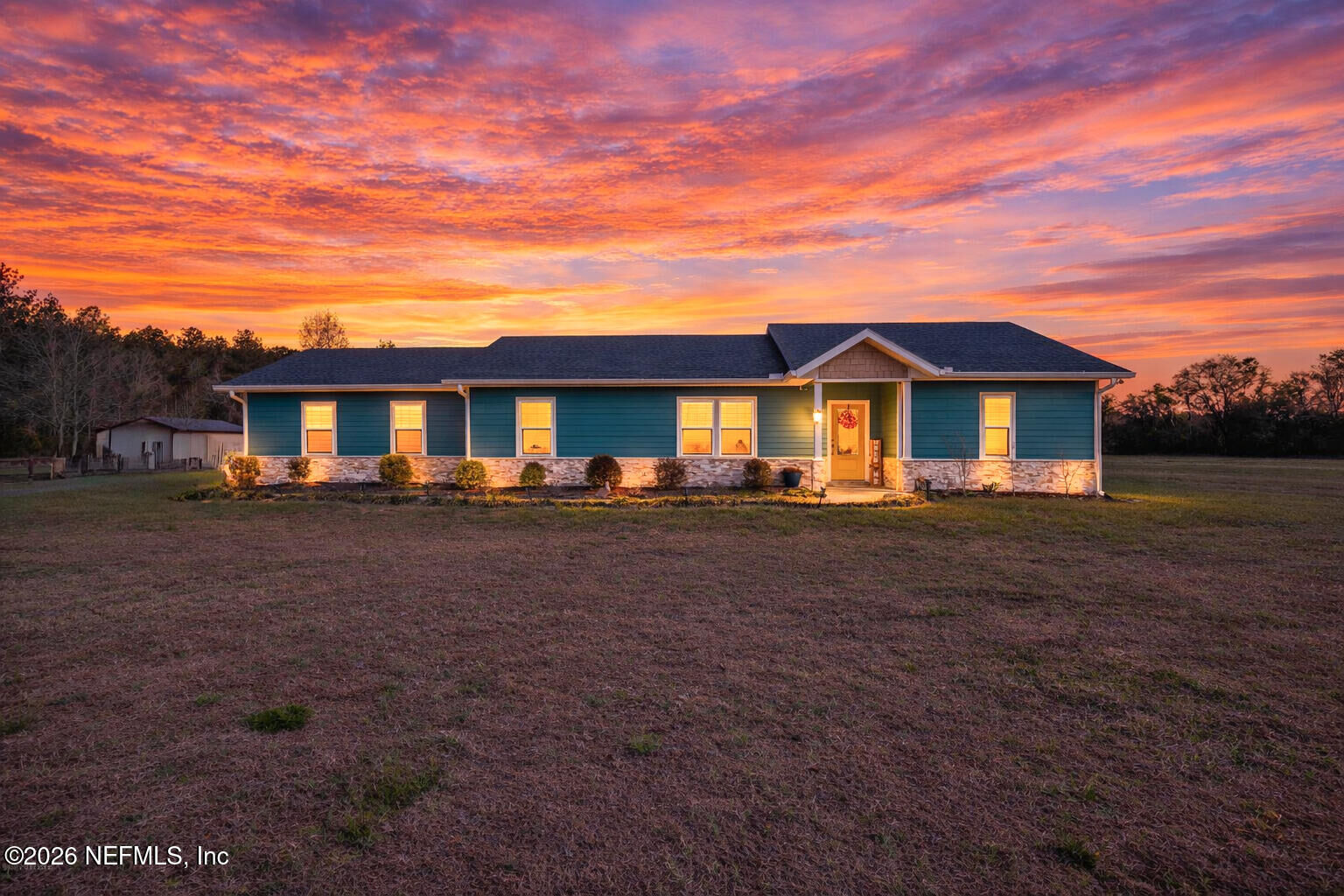 Property Photo:  22156 NW County Road 235  FL 32054 