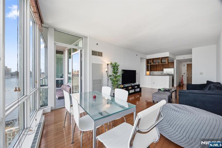 Property Photo:  20 Newport Parkway 2311  NJ 07310 