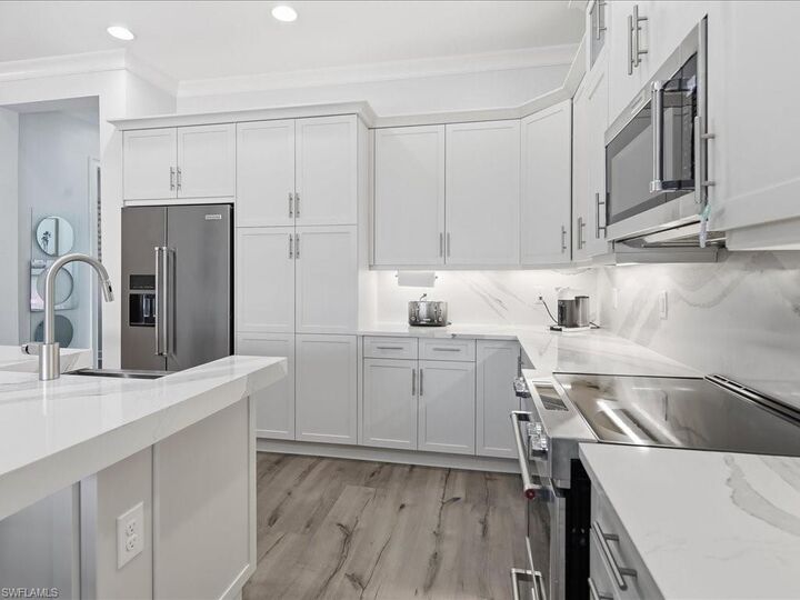 Property Photo:  6827 Saona Ct  FL 34113 