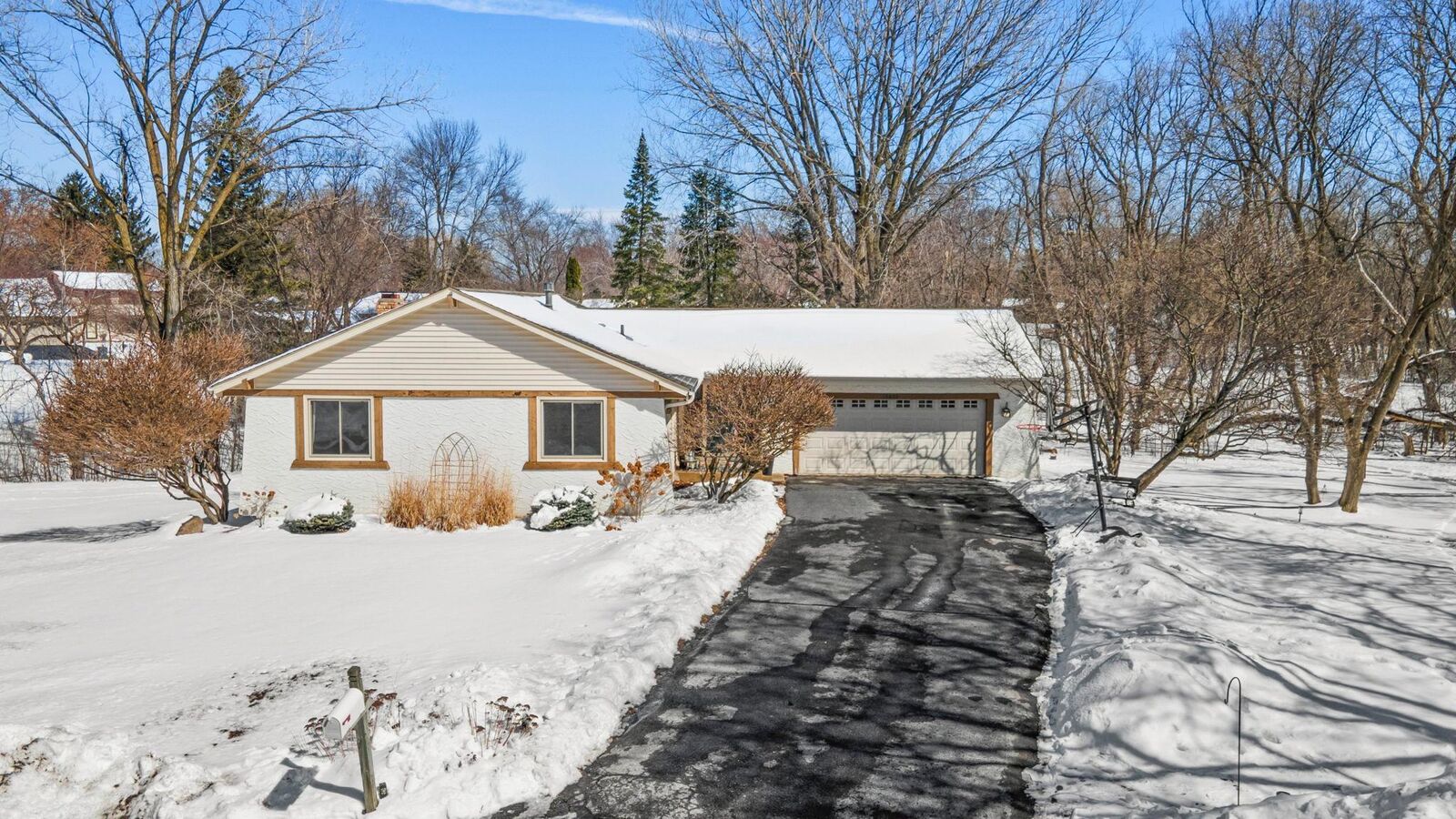 Property Photo:  18830 Pheasant Circle  MN 55346 