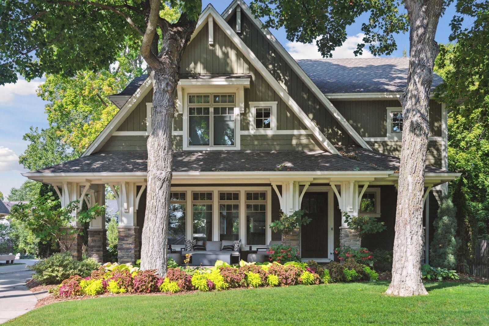 Property Photo: 633 Park Street E MN 55391