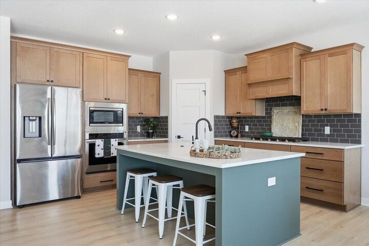 Property Photo:  634 Elizabeth Way  WI 54016 