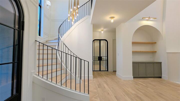 Property Photo:  5510 Del Roy Drive  TX 75230 