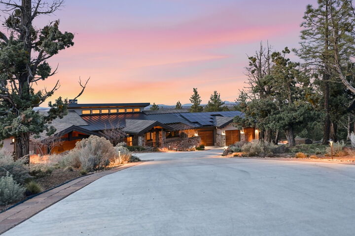 Property Photo:  3487 NW Greenleaf Way  OR 97703 
