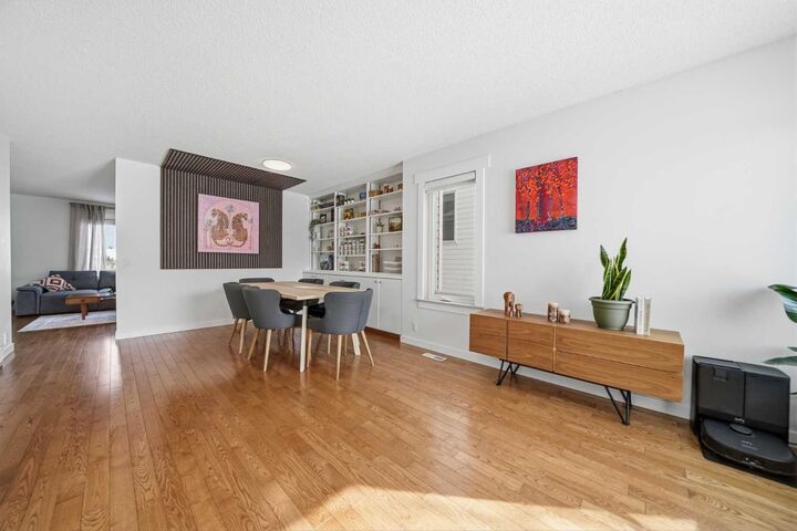 Property Photo:  22 Scenic View Close NW  AB T3L 1Y5 