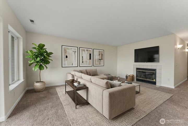 Property Photo: 2305 W Woodin Ave 2E WA 98816