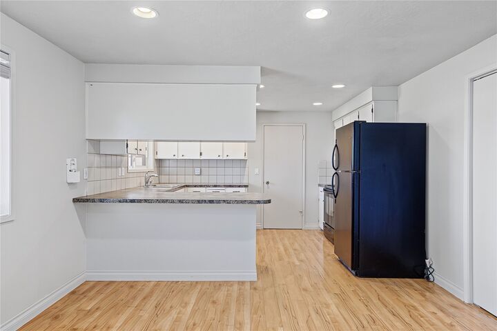 Property Photo: 915 E Elsinore Street WA 99344
