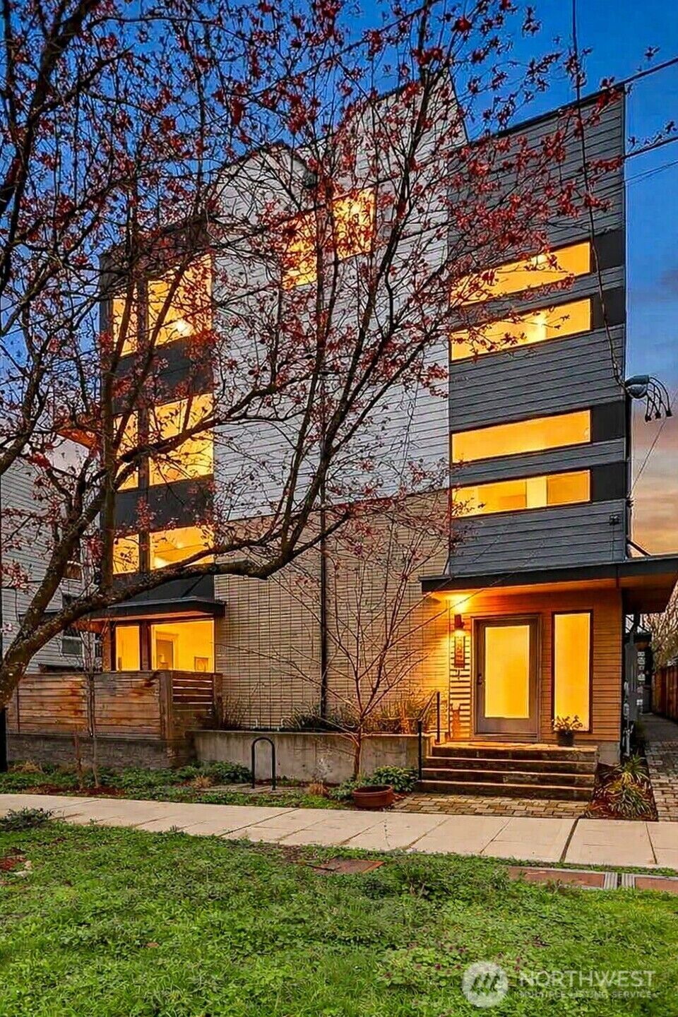 Property Photo: 916 NW 56th Street G WA 98107