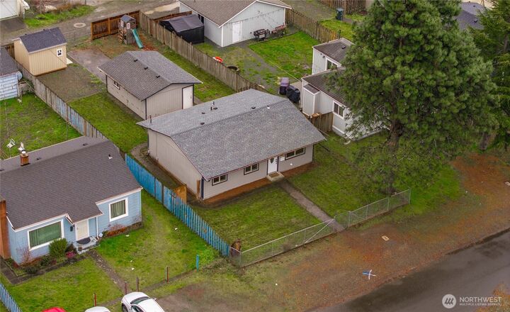 Property Photo:  6621 S Pine Street  WA 98409 