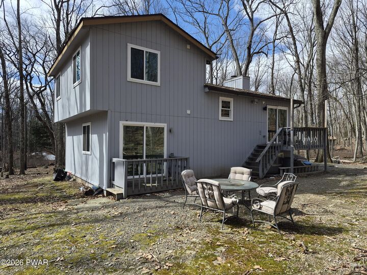 Property Photo: 805 Pastern Court PA 18428