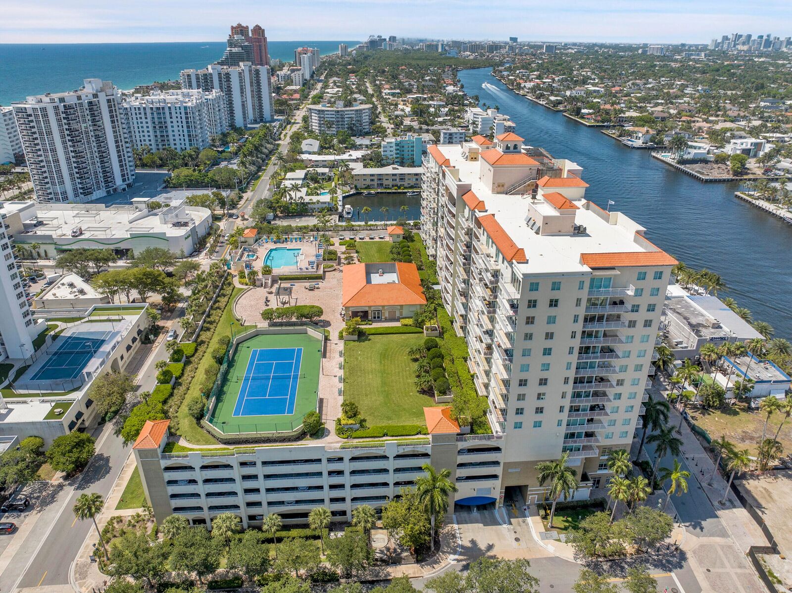 Property Photo:  3020 NE 32 Avenue 1405  FL 33308 