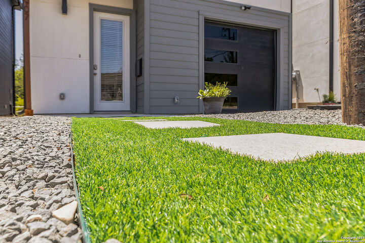 Property Photo: 931 Piedmont Ave TX 78210