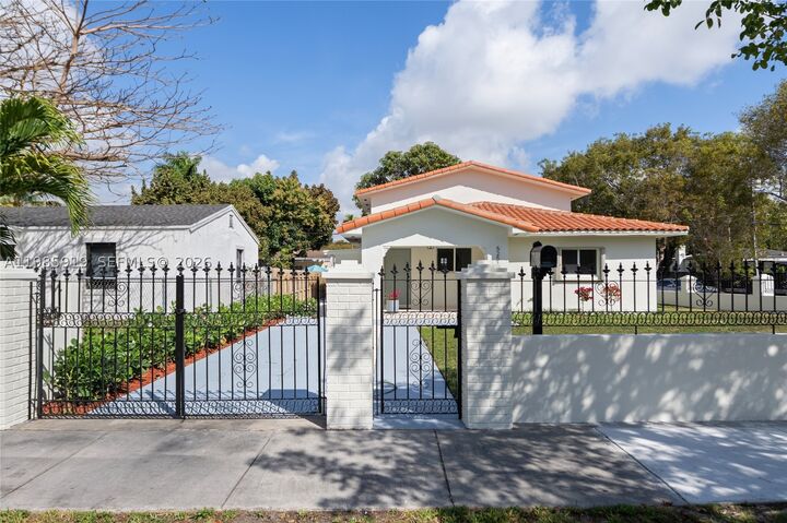 Property Photo:  5251 SW 6th St  FL 33134 