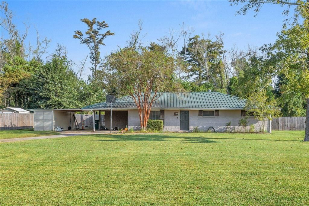 Property Photo:  1492 Becky  LA 70611 