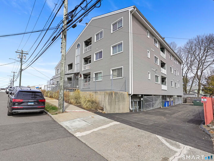 Property Photo: 132 Bennett Street 302 CT 06605