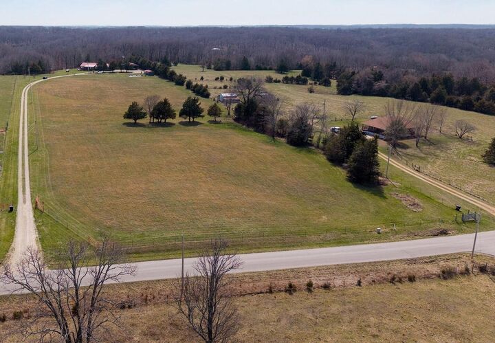 Property Photo: 2390 New Hope Road MO 65652