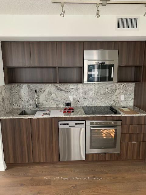 Property Photo:  7 Mabelle Avenue 1902  ON M9A 0C9 