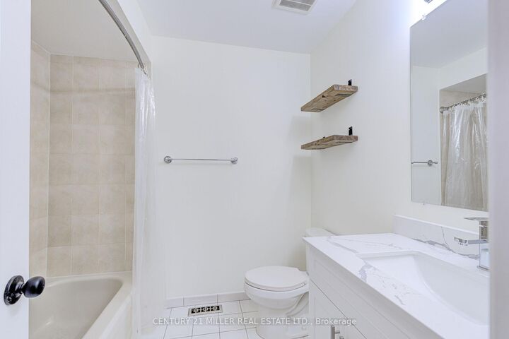 Property Photo:  163 Castle Crescent  ON L6J 5H4 