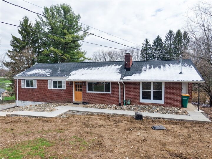 Property Photo:  2158 Reis Run Rd  PA 15237 