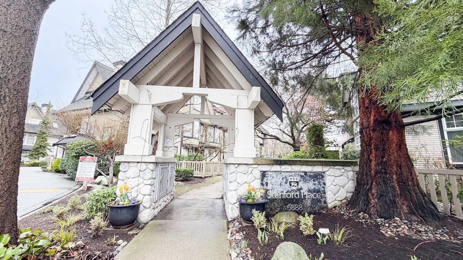 Property Photo: 6888 Robson Drive 92 BC V7C 5T6