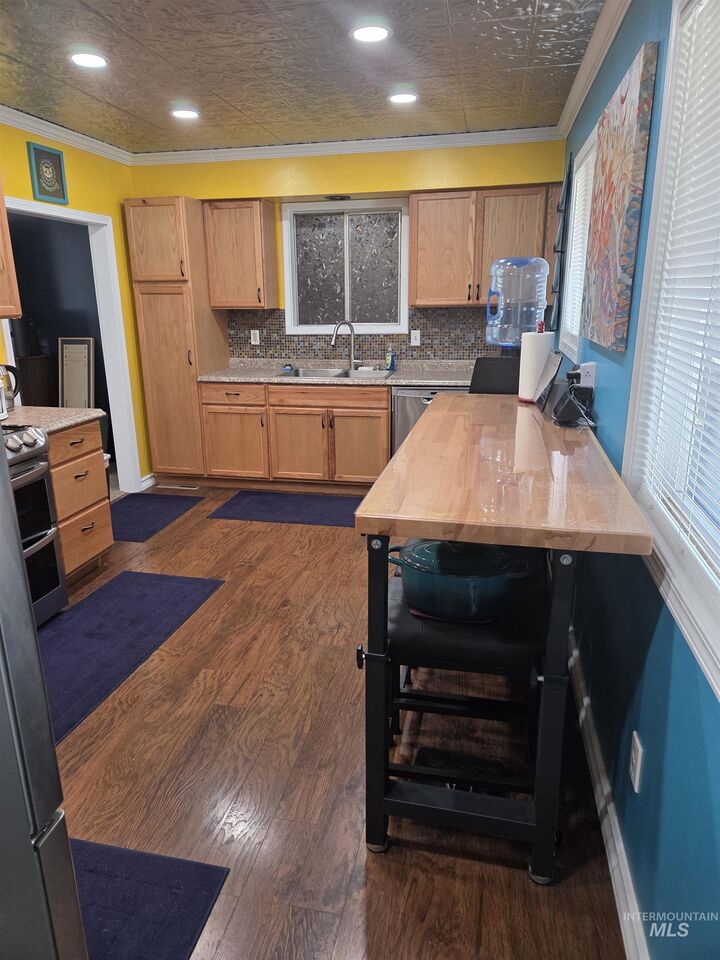 Property Photo:  504 Mark Road  ID 83871 