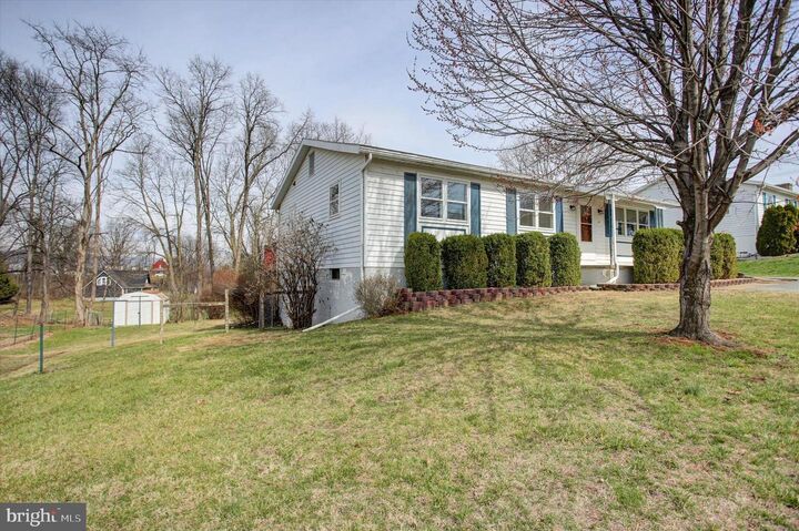 Property Photo: 14 W Grandview Avenue PA 17236