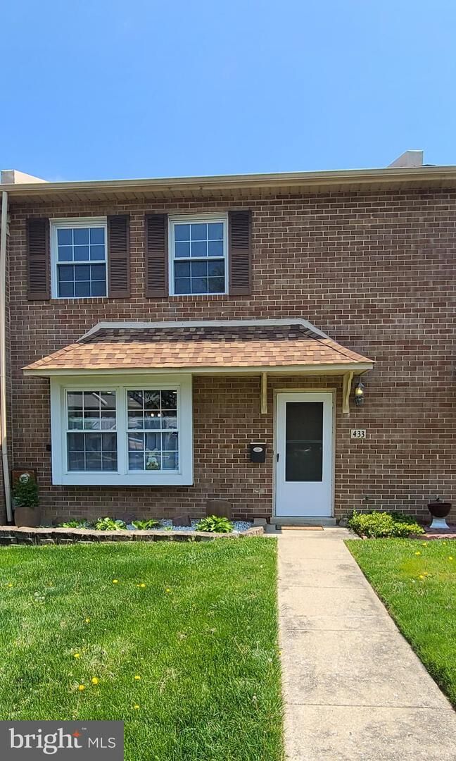 Property Photo: 433 Carmarthen Court PA 19341