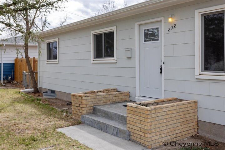 Property Photo:  828 Sun Valley Dr  WY 82001 