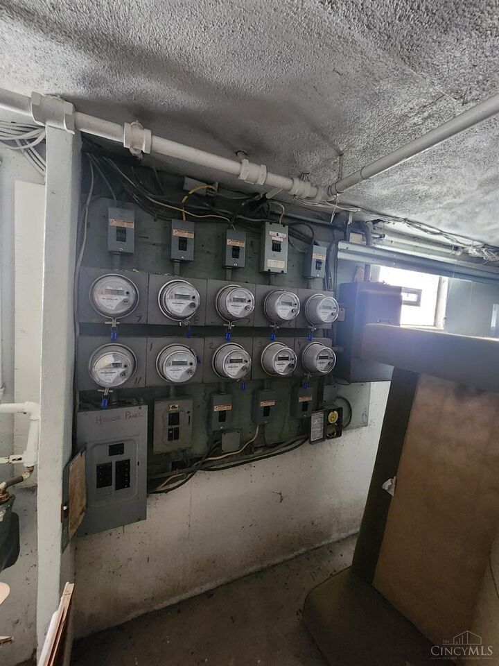 Property Photo:  1725 Hastings Avenue  OH 45231 