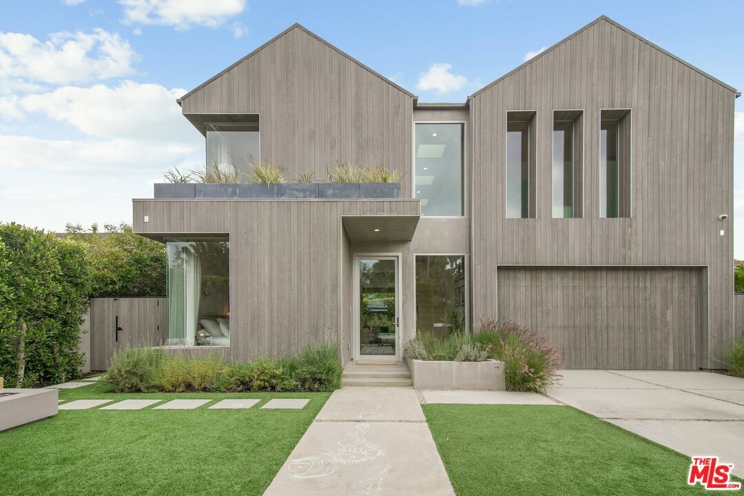 Property Photo:  1310 Preston Way  CA 90291 